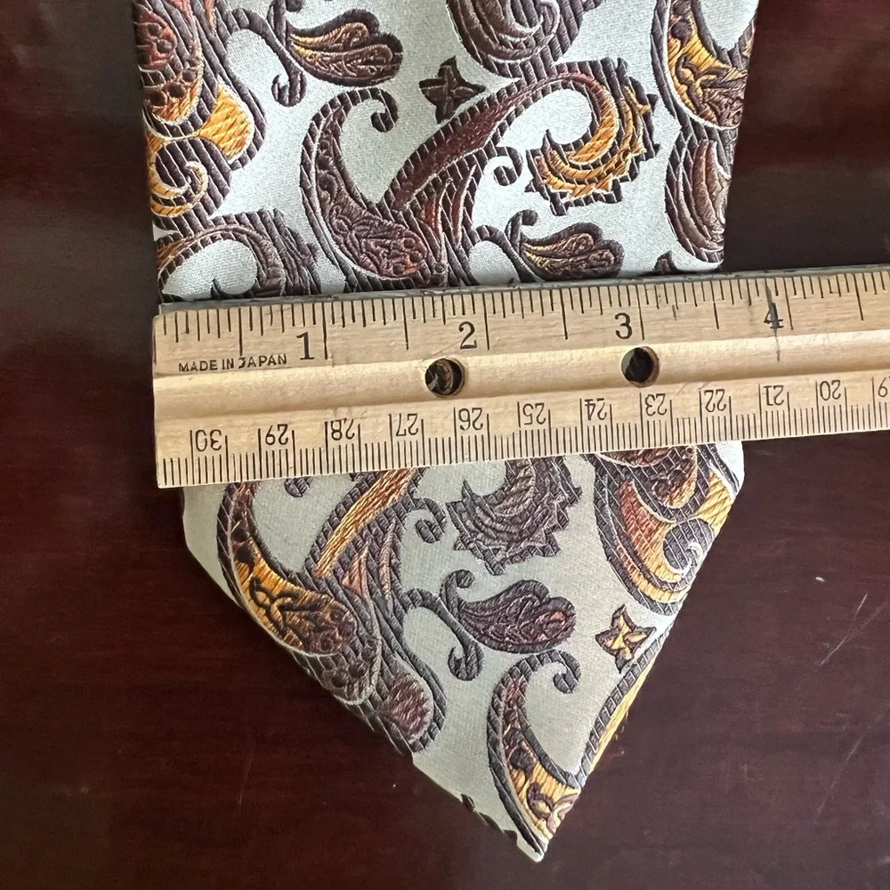 Zianetti Mens Paisley Silk Tie with Gold Accents - Picture 3 of 9